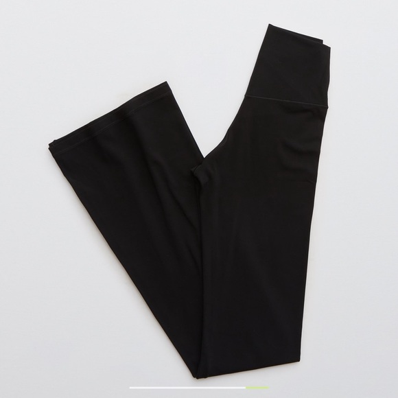 Aerie OFFLINE Real Me Crossover Flare Leggings - Picture 4 of 4